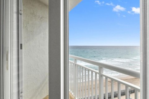 Condo in South Palm Beach, Florida, 3 bedrooms  № 945539 - photo 15