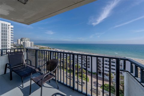 Copropriété à vendre à Pompano Beach, Floride: 2 chambres, 124.3 m2 № 945538 - photo 14