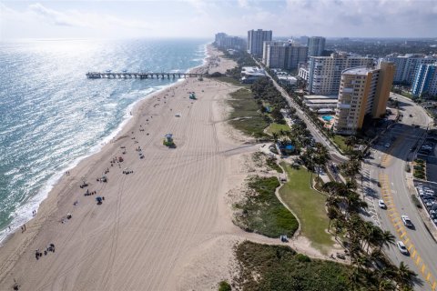 Condominio en venta en Pompano Beach, Florida, 2 dormitorios, 124.3 m2 № 945538 - foto 10