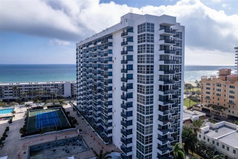 Copropriété à vendre à Pompano Beach, Floride: 2 chambres, 124.3 m2 № 945538 - photo 6