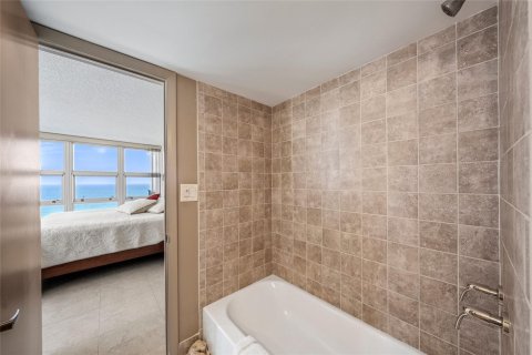 Copropriété à vendre à Pompano Beach, Floride: 2 chambres, 124.3 m2 № 945538 - photo 19