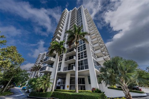 Copropriété à vendre à Pompano Beach, Floride: 2 chambres, 124.3 m2 № 945538 - photo 7