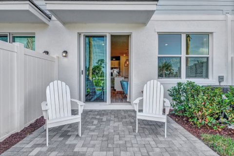 Townhouse in ASPIRE AT HAWKS RIDGE in Port St. Lucie, Florida 2 bedrooms, 157 sq.m. № 62510 - photo 6