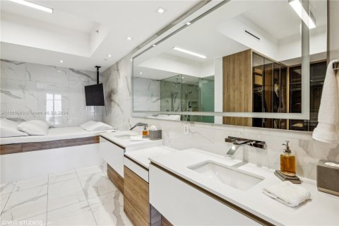 Condo in Aventura, Florida, 3 bedrooms  № 1101375 - photo 30