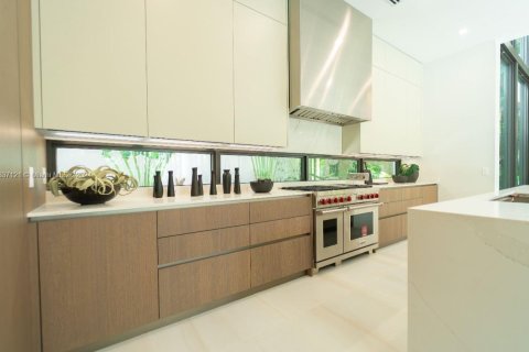 Casa en venta en Miami, Florida, 6 dormitorios № 1311191 - foto 11