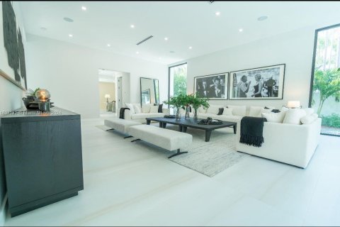 Casa en venta en Miami, Florida, 6 dormitorios № 1311191 - foto 16