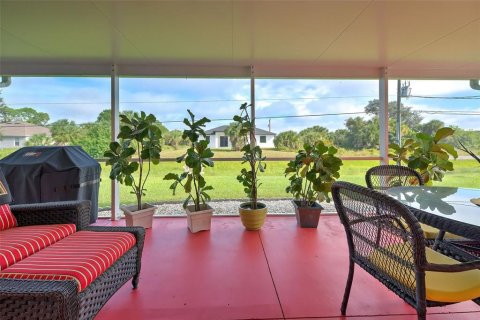 House in North Port, Florida 3 bedrooms, 111.48 sq.m. № 1368017 - photo 15