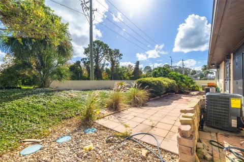 Condo in Port Richey, Florida, 2 bedrooms  № 1409716 - photo 22