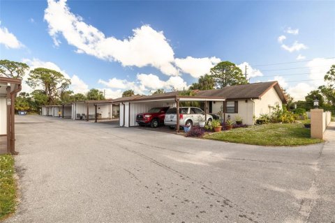 Condo in Port Richey, Florida, 2 bedrooms  № 1409716 - photo 24