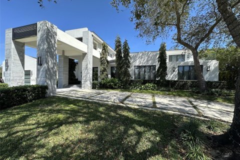 House in Coral Gables, Florida 7 bedrooms, 472.97 sq.m. № 1139008 - photo 3