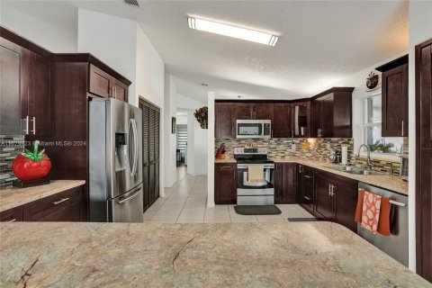 Casa en venta en Hialeah, Florida, 3 dormitorios, 164.9 m2 № 1401296 - foto 17