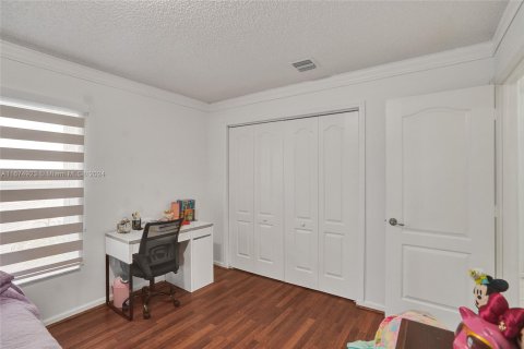 Villa ou maison à vendre à Hialeah, Floride: 3 chambres, 164.9 m2 № 1401296 - photo 27