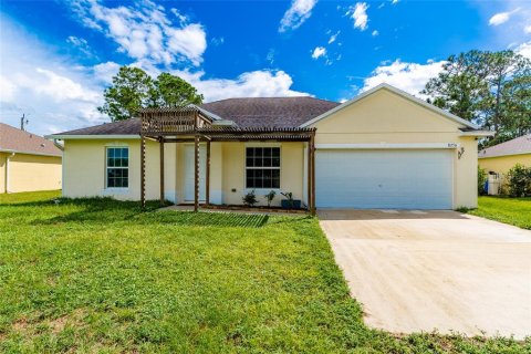 House in Vero Beach, Florida 3 bedrooms, 125.23 sq.m. № 1382516 - photo 1