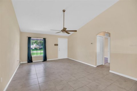 House in Vero Beach, Florida 3 bedrooms, 125.23 sq.m. № 1382516 - photo 8