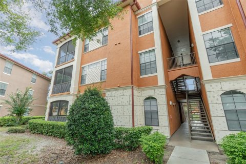 Condominio en venta en Orlando, Florida, 2 dormitorios, 105.72 m2 № 1398725 - foto 1