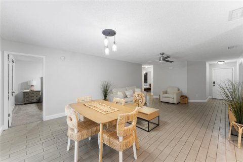 House in Tampa, Florida 3 bedrooms, 139.35 sq.m. № 1312437 - photo 7