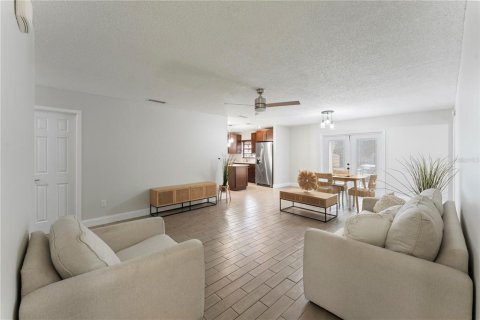 Casa en venta en Tampa, Florida, 3 dormitorios, 139.35 m2 № 1312437 - foto 4