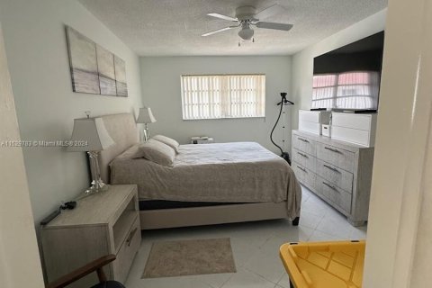 Condominio en venta en Hallandale Beach, Florida, 2 dormitorios, 92.9 m2 № 1290615 - foto 23