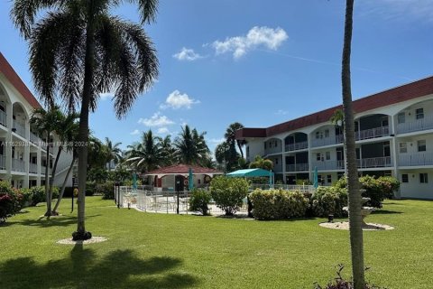 Copropriété à vendre à Hallandale Beach, Floride: 2 chambres, 92.9 m2 № 1290615 - photo 28