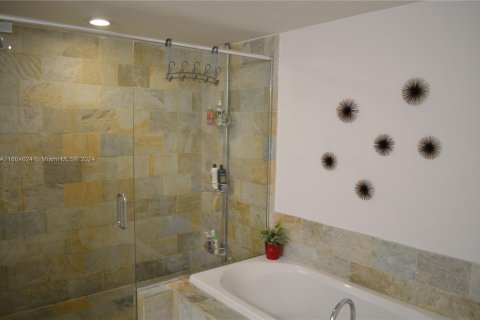 Condo in Sunrise, Florida, 3 bedrooms  № 1224376 - photo 15