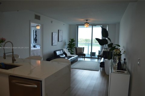 Copropriété à vendre à Sunrise, Floride: 3 chambres, 118.08 m2 № 1224376 - photo 6