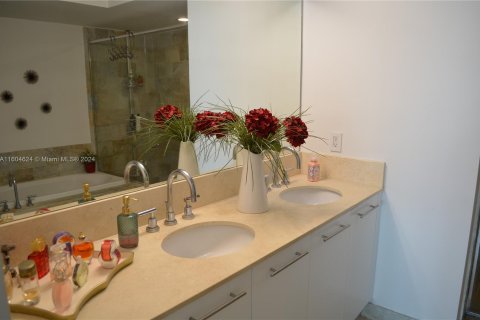 Condo in Sunrise, Florida, 3 bedrooms  № 1224376 - photo 16