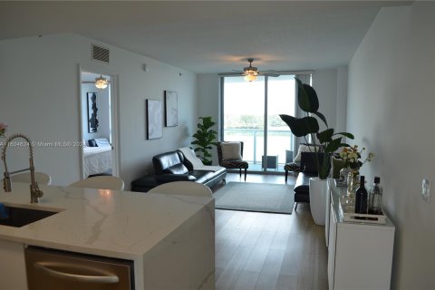 Condo in Sunrise, Florida, 3 bedrooms  № 1224376 - photo 7