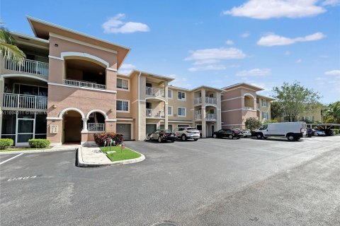 Condo in West Palm Beach, Florida, 2 bedrooms  № 1443427 - photo 1