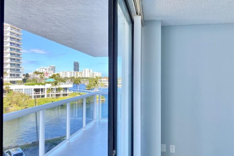 Condominio en venta en Aventura, Florida, 2 dormitorios, 95.97 m2 № 1016911 - foto 20