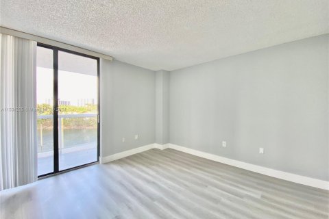 Copropriété à vendre à Aventura, Floride: 2 chambres, 95.97 m2 № 1016911 - photo 16