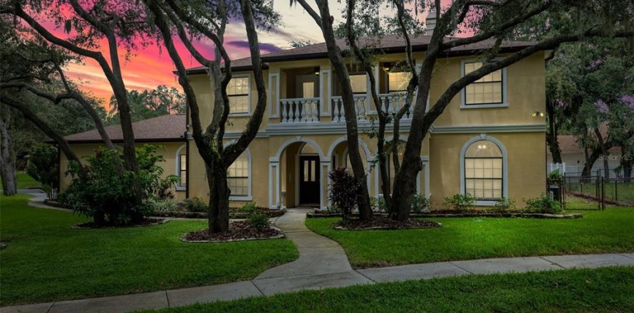 Villa ou maison à New Port Richey, Floride 6 chambres, 335.38 m2 № 1363464