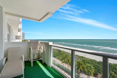 Condominio en venta en Miami Beach, Florida, 1 dormitorio, 86.4 m2 № 1384212 - foto 2