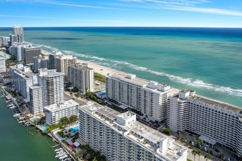 Condominio en venta en Miami Beach, Florida, 1 dormitorio, 86.4 m2 № 1384212 - foto 18