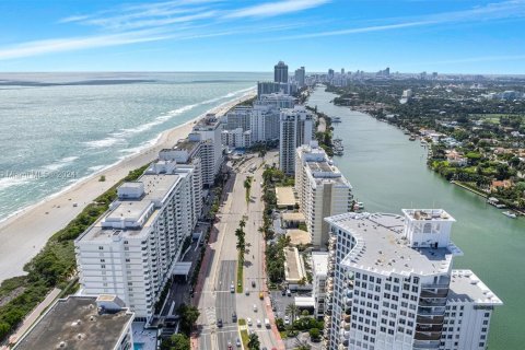 Condominio en venta en Miami Beach, Florida, 1 dormitorio, 86.4 m2 № 1384212 - foto 24