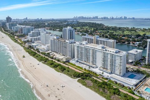 Condominio en venta en Miami Beach, Florida, 1 dormitorio, 86.4 m2 № 1384212 - foto 28