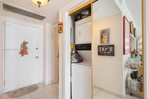 Condominio en venta en Miami Beach, Florida, 1 dormitorio, 86.4 m2 № 1384212 - foto 13