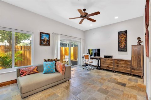 Townhouse in Hollywood, Florida 3 bedrooms, 185.8 sq.m. № 1159224 - photo 5