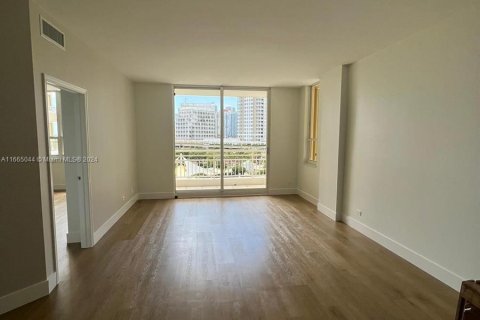 Copropriété à vendre à Miami, Floride: 1 chambre, 72.46 m2 № 1390093 - photo 3