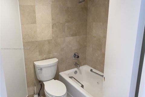 Condo in Miami, Florida, 1 bedroom  № 1390093 - photo 14