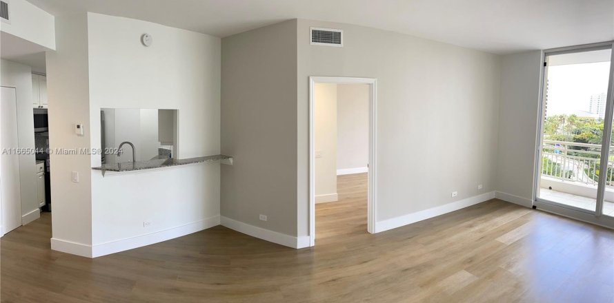 Condo in Miami, Florida, 1 bedroom  № 1390093