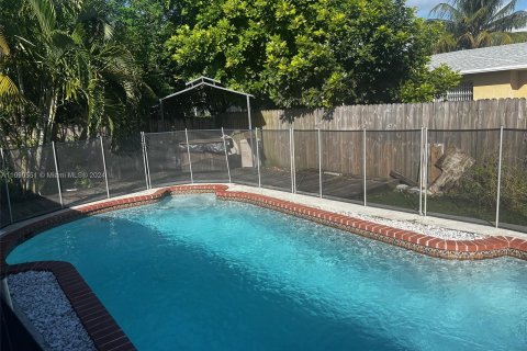 Casa en venta en Miami, Florida, 3 dormitorios, 143.91 m2 № 1436994 - foto 21