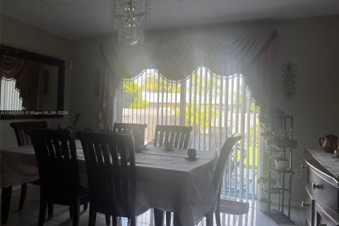 Casa en venta en Miami, Florida, 3 dormitorios, 143.91 m2 № 1436994 - foto 7