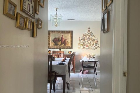 Casa en venta en Miami, Florida, 3 dormitorios, 143.91 m2 № 1436994 - foto 15