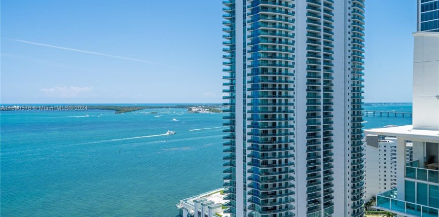 Condominio en Miami, Florida, 1 dormitorio  № 1436995