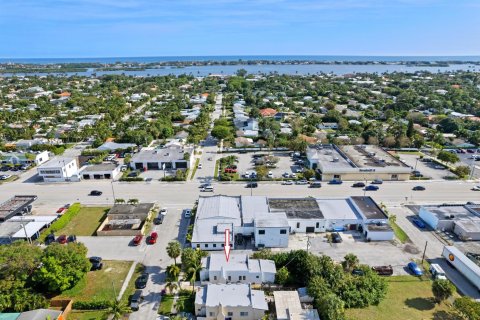 Villa ou maison à vendre à West Palm Beach, Floride: 1 chambre, 108.7 m2 № 940972 - photo 2