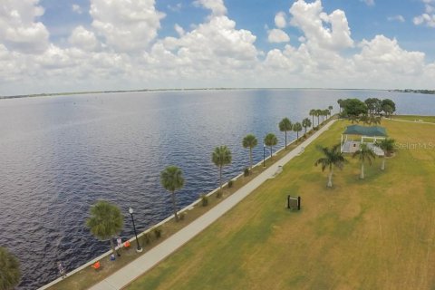 Купить земельный участок в Пунта-Горда, Флорида № 214614 - фото 16