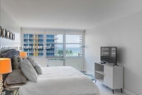 Copropriété à vendre à Miami Beach, Floride: 2 chambres, 126.53 m2 № 1396282 - photo 14