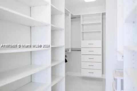 Condo in Miami Beach, Florida, 2 bedrooms  № 1396282 - photo 8