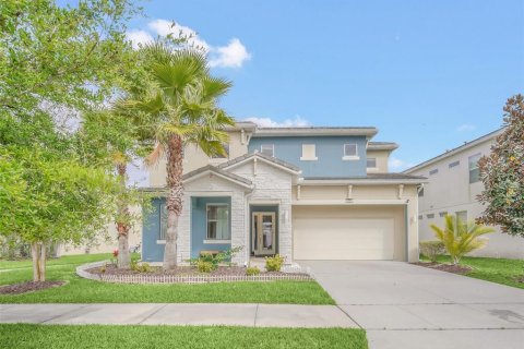 Casa en venta en Kissimmee, Florida, 6 dormitorios, 315.4 m2 № 1317923 - foto 1