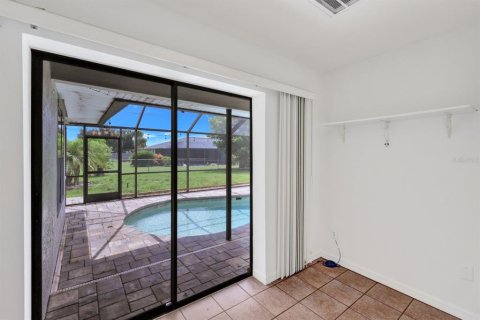 Casa en venta en Cape Coral, Florida, 3 dormitorios, 167.5 m2 № 1317924 - foto 13